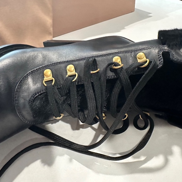 Gianvito Rossi Alaska Leather Fur-Trimmed Boots - Size 38. Dust Bags and Box. - Picture 5 of 16
